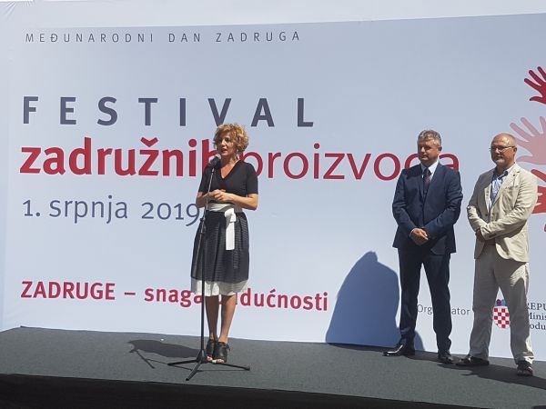 Slika /arhiva_gospodarstvo/public/downloaded/Festival zadruga 3.jpg